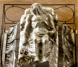 Naples and Pompeii tour - The Veiled Christ by Sammartino in the Sansevero Chapel in Naples