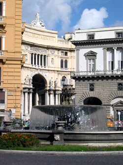 Naples tour - Umberto I's Arcade and the San Carlo Theater in Naples