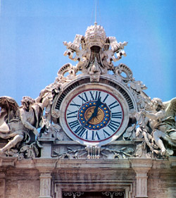 Ausflug Vatikanische Museen Sixtinische Kapelle Basilika st. Peter - Uhr einer beiden Glockentüre des Valadier