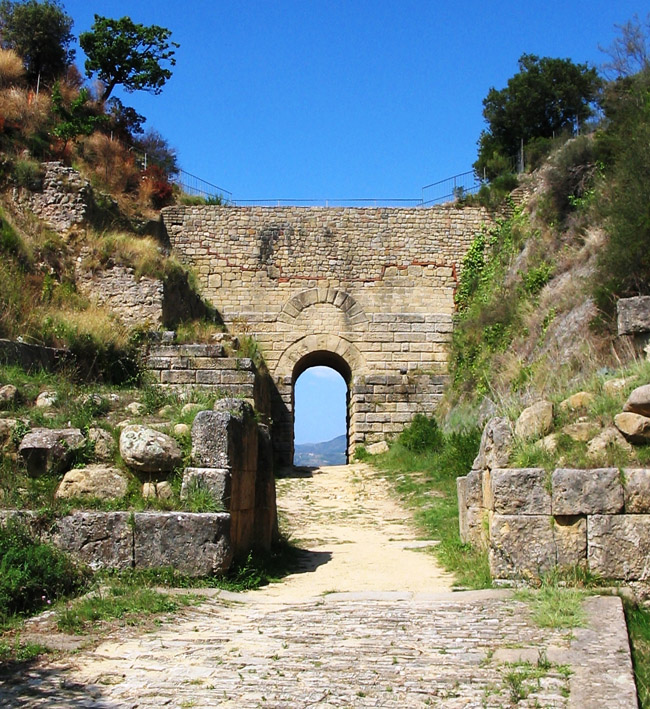 Porta Rosa, symbole des ruines de Velia