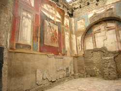 Fresque avec Neptune, Juin et Amphitrite dans le Sacellum des Augustales à Herculanum