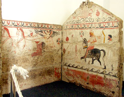 Cuma Paestum tour - The Lucanian tomb in the archaeological museum of Paestum